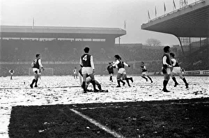 Sport: Football: Sheffield Wednesday v. Arsenal. Prophett follows Whithams header into