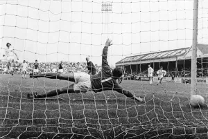 Sport - Football - Swansea City - Swanseas Willie Screen score from a penalty