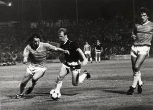 00390 Prints: Sport - Football - Wales v Scotland - World Cup Qualifying match - 10th September 1985