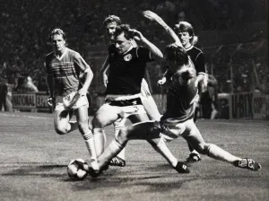 00390 Prints: Sport - Football - Wales v Scotland - World Cup Qualifying match - 10th September 1985
