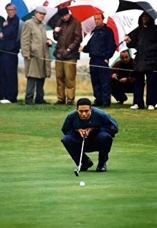 Sport - Golf - Walker Cup - Royal Porthcawl - Tiger Woods of America lines up a putt in