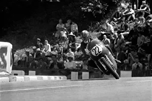 Sport Motorcycling: Isle of Man TT Racing 350 CC Class Junior. June 1969 Z12571-031
