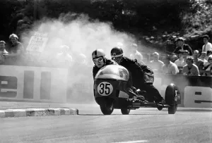 Motor Sports Prints: Sport: Motorcycling: Isle of Man TT Racing 500 CC Side Car Class. June 1969 Z12573-007