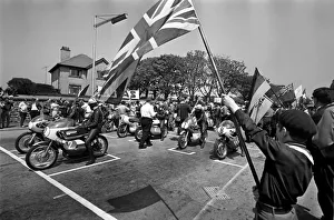 Sport Motorcycling: Isle of man TT Racing Production 250CC Class