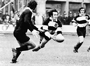 Sport - Rugby - Barbarians v New Zealand - 27th January 1973 - Gareth Edwards throws out