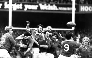 Sport - Rugby - Wales v France - 1982 - Wales win the lineout - Welsh players
