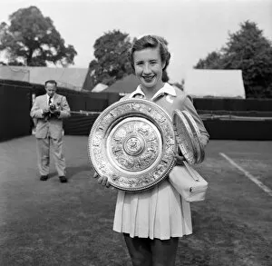 00021 Collection: Sport Tennis Wimbledon 1953. Maureen Connolly (Little Mo