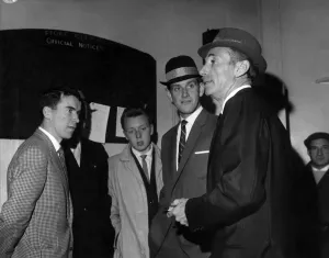 00252 Prints: Stanlet Matthews returns to Stoke. 58 Stan arrives and meets some of his new colleagues