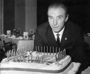00349 Prints: Stanley Matthews at a dinner in Stoke last night to celebrate his 50th birthday