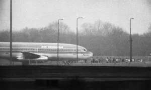 Planes Prints: Stansted Hi-Jack over: Three days of tension for passengers aboard an Air Tanzania 737