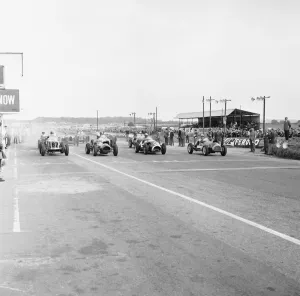 Start of the Classic Racing Cars race at Snetterton 27th September 1964 *** Local Caption