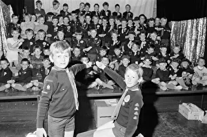 00607 Prints: It the start of the show... Cubs James Perkins (left) and Christopher Haigh introduce