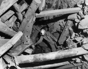 00030 Prints: The state of the mines. A roadway at Sealfield Colliery falling apart