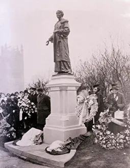 00007 Prints: Statue Unvieled March 1930 of Mrs Emmeline Pankhurst in Victoriatower Gardens