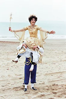00918 Prints: Stefan Dennis and June Brown in Bournemouth to star in the pantomime Cinderella