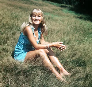 Stephanie Beacham August 1968 Actress poses for photographes in field