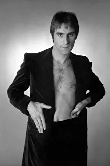 Steve Harley lead singer with the band Cockney Rebel March 1975 75-01206-005
