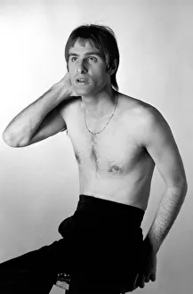 Steve Harley lead singer with the band Cockney Rebel March 1975 75-01206-007