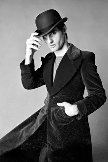 Steve Harley lead singer with the band Cockney Rebel March 1975 75-01206-009