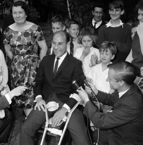Stirling Moss leaving Atkinson Morley Hospital in Wimbledon