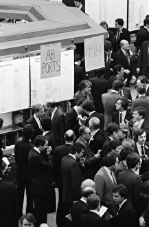 00759 Prints: The Stock Exchange opened early today to enable stockbrokers to buy