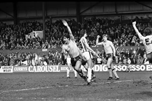 00219 Prints: Stoke 0 v. Sunderland 1. April 1982 MF06-28-040 Local Caption Division 1 Football