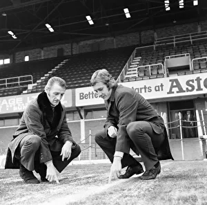 00349 Prints: Stoke Citys George Eastham with potential new signing Carlos Babbington 22