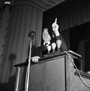 01329 Prints: Stoke-on-Trent South Member of Parliament Ellis Smith speaking at the Labour Party