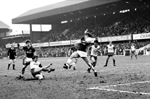 Stoke v. Aston Villa. March 1984 MF14-21-039 The final score was a one nil