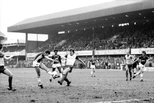 00231 Prints: Stoke v. Aston Villa. March 1984 MF14-21-046 The final score was a one nil