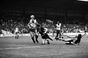 00235 Prints: Stoke. v. Southampton. October 1984 MF18-03-049 The final score was a three one
