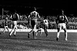 00231 Prints: Stoke v. West Ham. October 1984 MF18-06-058 The final score was a four two