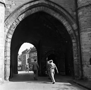 00592 Prints: Street scenes in Worcester, Worcestershire. 24th September 1954