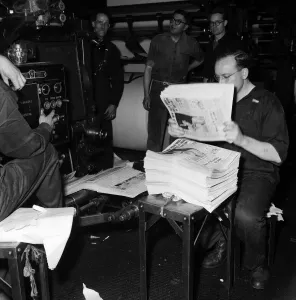 Newspapers Prints: After a strike lasting nearly four weeks Britains national newspapers resumed