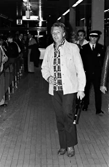 00508 Prints: Stuntman Evel Knievel arrives in London ahead of his jump at Wembley Stadium