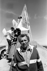 Stuntman Evel Knievel prepares to jump Snake River Canyon