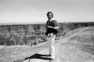 00508 Prints: Stuntman Evel Knievel prepares to jump Snake River Canyon