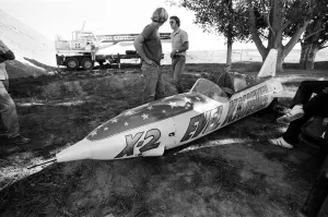 Stuntman Evel Knievel prepares to jump Snake River Canyon