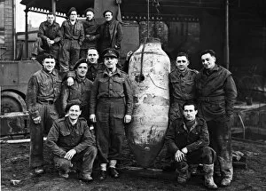 Bombing Collection: Successful removal of an unexploded bomb in Hull, North England after the Second World