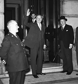 Evsi Prints: Suez Crisis 1956 The British Foreign Minister Selwyn Lloyd arrives at Lancaster