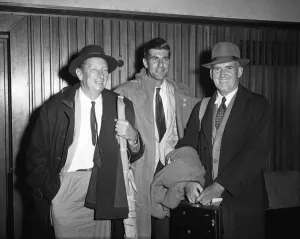 Suez Crisis 1956 Canal pilots return home 17 / 9 / 56 1956-1539-1