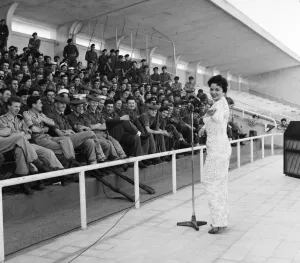 Suez Crisis 1956 Lita Rosa entertains the troops in Port Said 1956