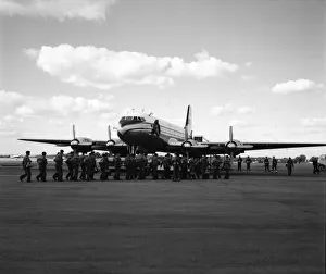 Suez Crsis 1956 25 Grenadier Guards and 35 men of the Duke of Wellington Regiment