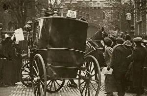 Suffragettes bid fairwell to their leader Emmeline Pankhurst April 1913 9482