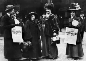 Suffragettes Mary Gawthorpe (the Womens Social and Political Union speaker)