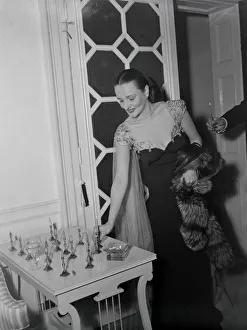 Sunday Pictorial goes to Midnight Fashion Show Marion Harris Cabaret Singer