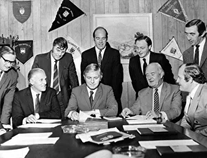 Sunderland Associated Football Club - Keith Collings (centre