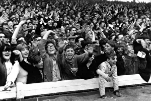 Sunderland Associated Football Club - The Sunderland fans go crazy at Roker Park 5