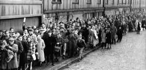 Sunderland Associated Football Club - Sunderland fans queue for tickets for the FA Cup