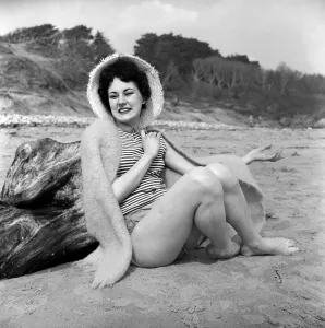 A sunny Good Friday on the South Coast e Fashion model Madeline Brown of Southampton